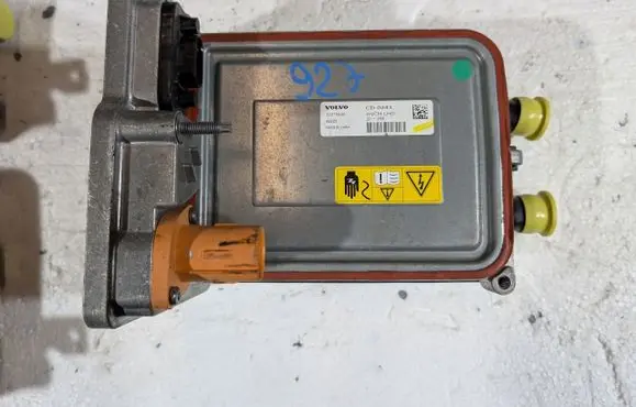Volvo XC40 Voltage converter inverter 32275606