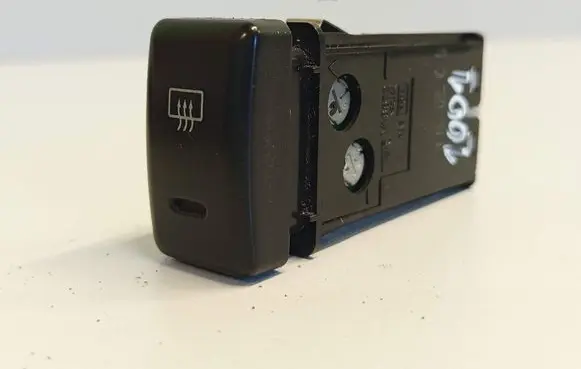 Opel Frontera B Windscreen/window heater switch M18872