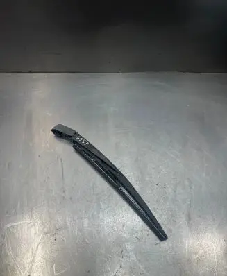 Suzuki Grand Vitara II Rear wiper blade arm