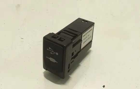 Toyota GT 86 USB socket connector 86257CA000 160420159155