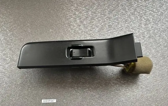 Nissan Patrol Y60 Electric window control switch 8296126J00