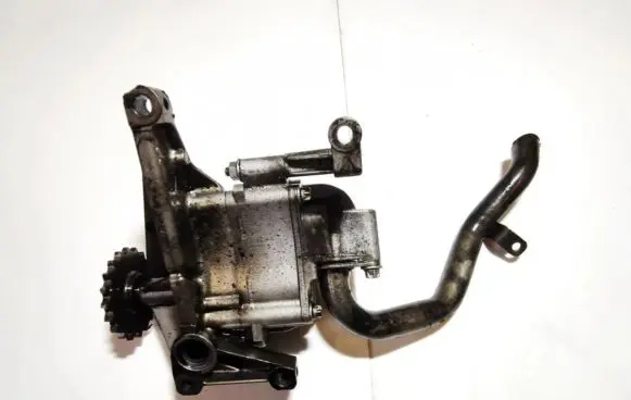 Mercedes-Benz E W211 Oil pump 6111810201 a6461810047