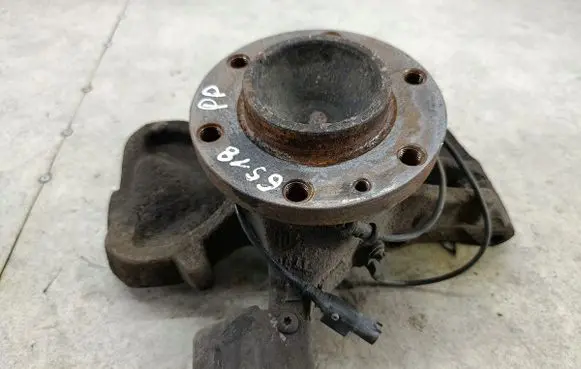 Volkswagen Crafter Front wheel hub spindle knuckle 