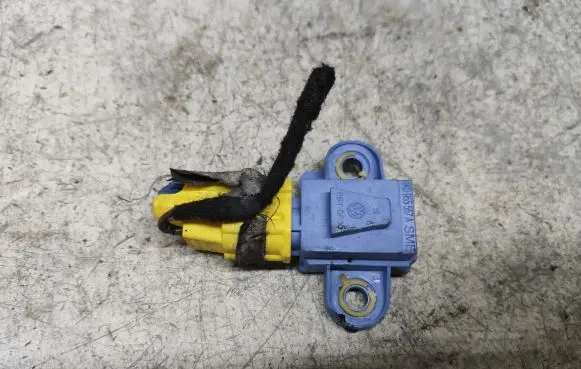 Volkswagen Golf V Airbag deployment crash/impact sensor 1K0955557A
