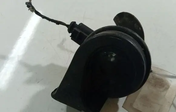 Skoda Octavia Mk2 (1Z) Horn signal 703881157