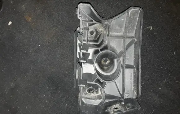 Seat Toledo III (5P) Front bumper mounting bracket 5P0807184A