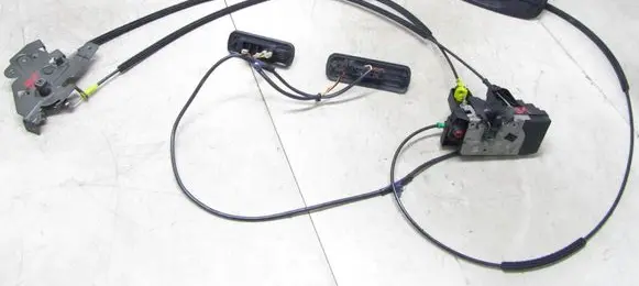 Renault Trafic II (X83) Sliding door lock 8200020185