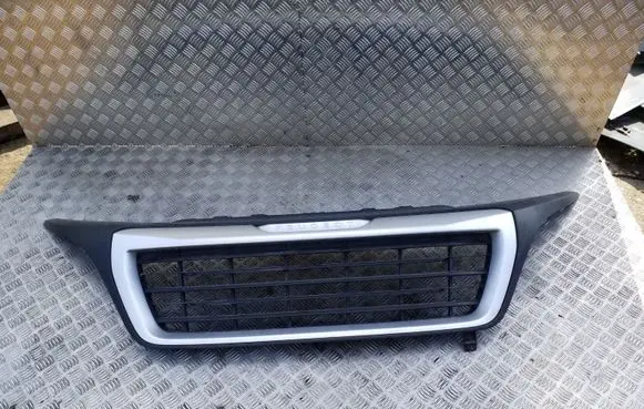 Front bumper upper radiator grill