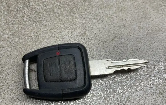 Opel Astra G Ignition key/card 