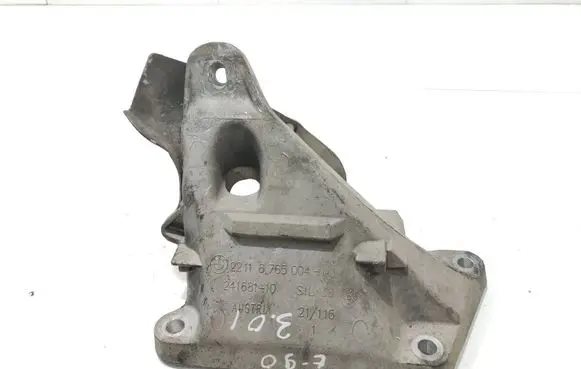 BMW 3 E90 E91 Engine mounting bracket 24168110 6765004