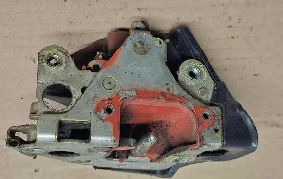 Mercedes-Benz W123 Rear door lock 1237330208