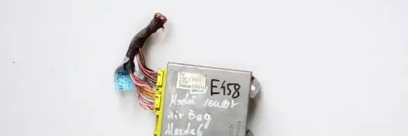 Mazda 6 Airbag control unit/module 3326249