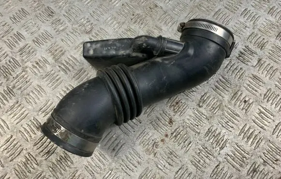 Subaru Outback Air intake hose/pipe