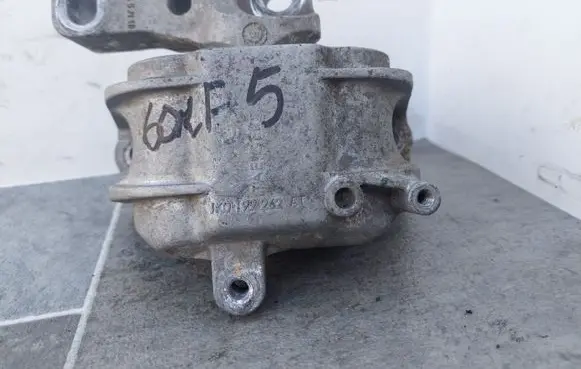 Volkswagen Golf V Engine mount bracket 1K0199262AT