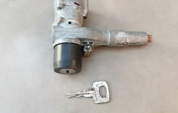 Mercedes-Benz E W124 Ignition lock 1245450314