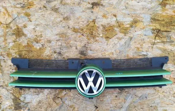 Volkswagen Golf IV Front bumper upper radiator grill ddddd
