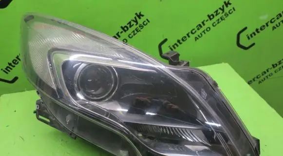 Opel Zafira C Headlight/headlamp