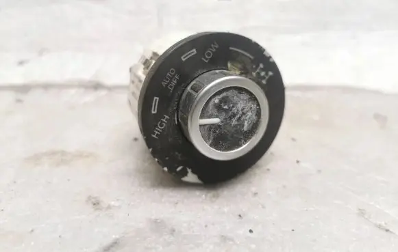 Volkswagen Touareg I Differential lock switch 7L6941435K 32210101