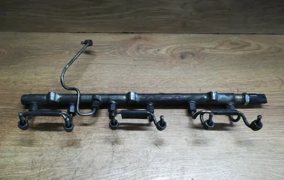 Opel Omega B2 Fuel main line pipe 0445216002 003973L1