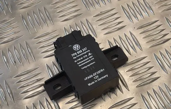 Volkswagen Touareg II Seat heating relay 7P6959257