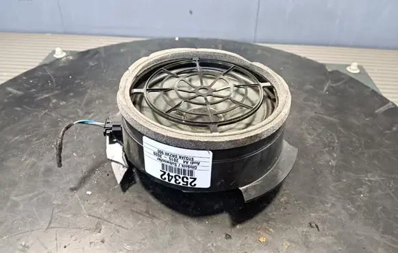 Audi A4 S4 B9 Subwoofer speaker 