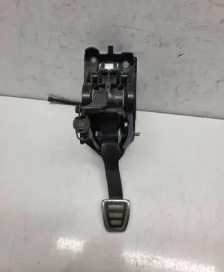 Volkswagen Tiguan Clutch pedal 5Q1721059HK 040320