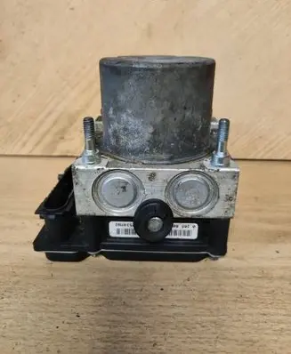Nissan Primera ABS Pump 0265100416