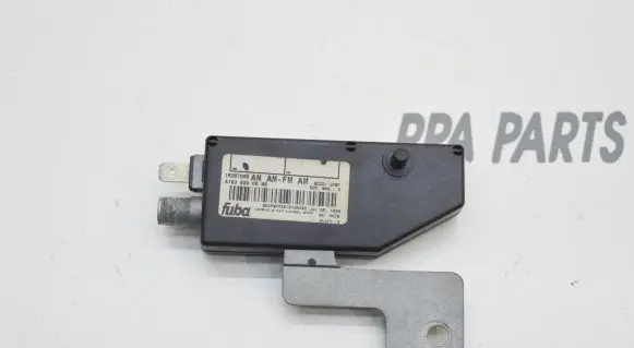 Mercedes-Benz ML W163 Aerial antenna amplifier A1638200089 11663196