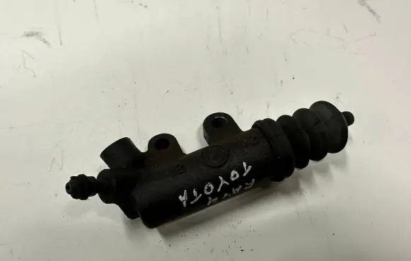 Clutch slave cylinder