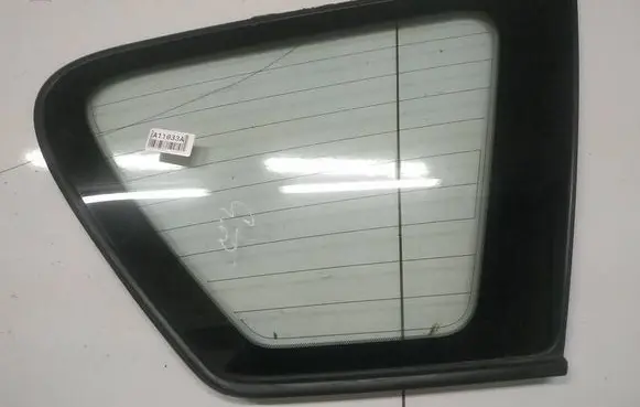 Toyota Avensis Verso Rear side window as2