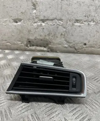 BMW 5 GT F07 Dashboard side air vent grill/cover trim 16828110