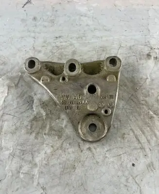 Seat Ibiza IV (6J,6P) Engine mounting bracket 600199185 600199185AA
