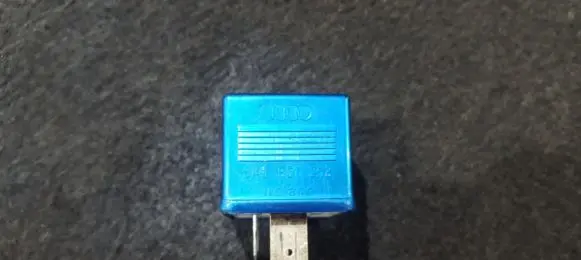 Audi A4 S4 B5 8D Other relay 8a0951253 899587
