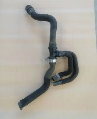 Peugeot 308 Coolant pipe/hose 07622134