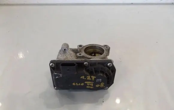 Renault Clio III Throttle valve 8200570865D