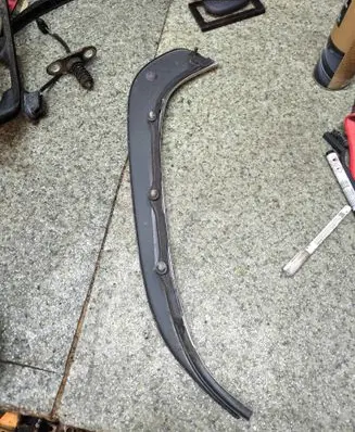 BMW 3 E30 (D)pillar trim (top) 