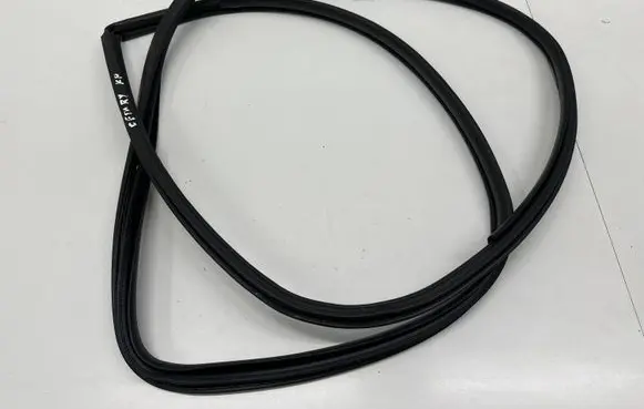 Toyota Camry VIII XV70 Front door rubber seal 
