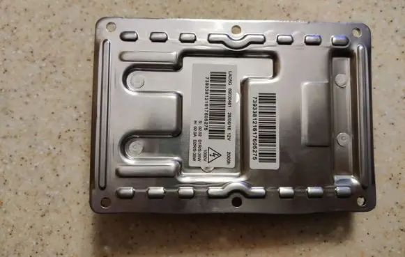 Audi A4 S4 B6 8E 8H Headlight ballast module Xenon 21E02577 LAD5G89030461
