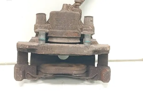 Volvo V40 Front brake caliper