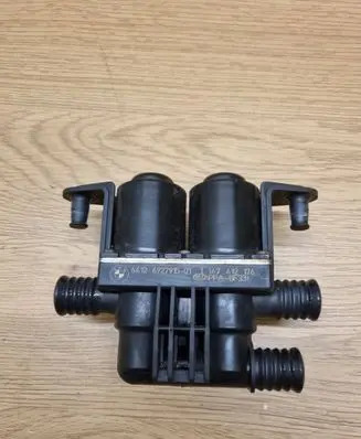 BMW 5 E60 E61 Coolant heater control valve 6927915 11474121