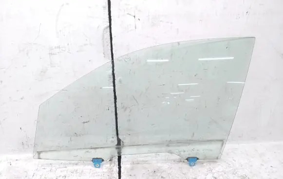 Mitsubishi Outlander Front door window glass four-door