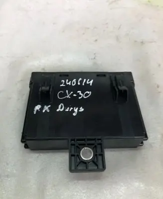 Mazda CX-30 Door control unit/module Bcka675l0
