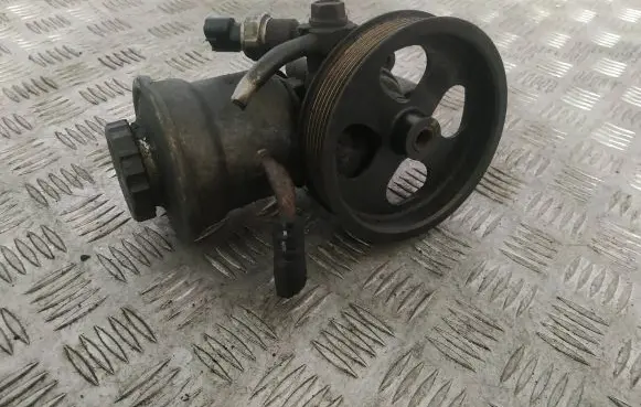Toyota Avensis T250 Power steering pump