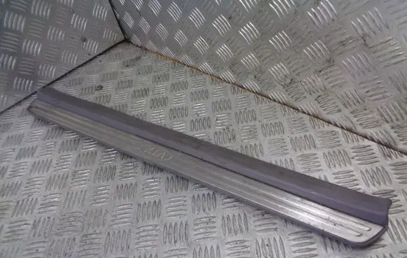 KIA Magentis Front sill (body part) 