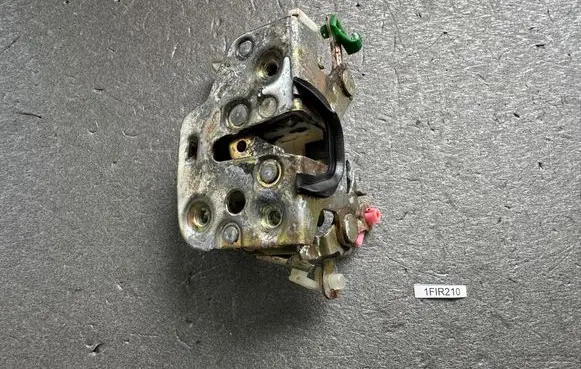 Nissan Patrol Y60 Front door lock 80503C6000