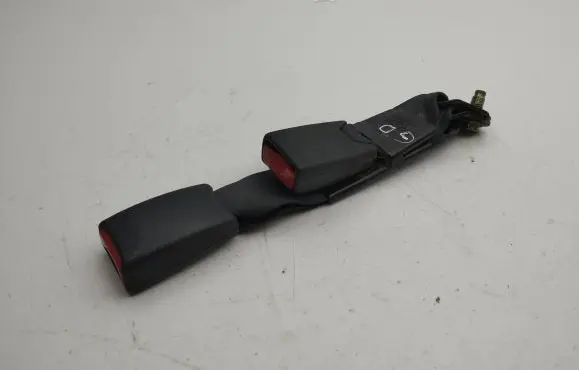 Infiniti FX Rear seatbelt buckle