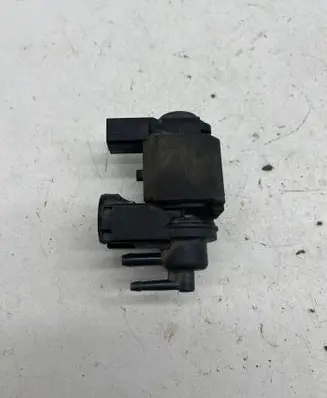 Audi Q7 4M Turbo solenoid valve 06M906629