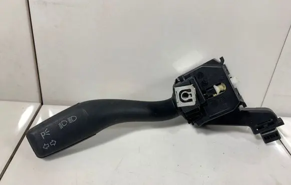Audi A3 S3 A3 Sportback 8P Indicator stalk 8P0953513A
