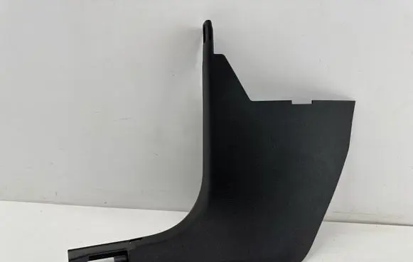 Foot area side trim