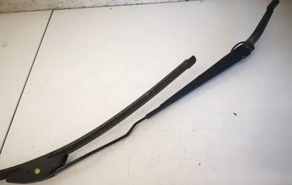 Volvo V70 Front wiper blade arm 8624266